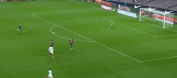 乐鱼官网-塞维利亚球员不满判罚:巴萨本应少一人作战